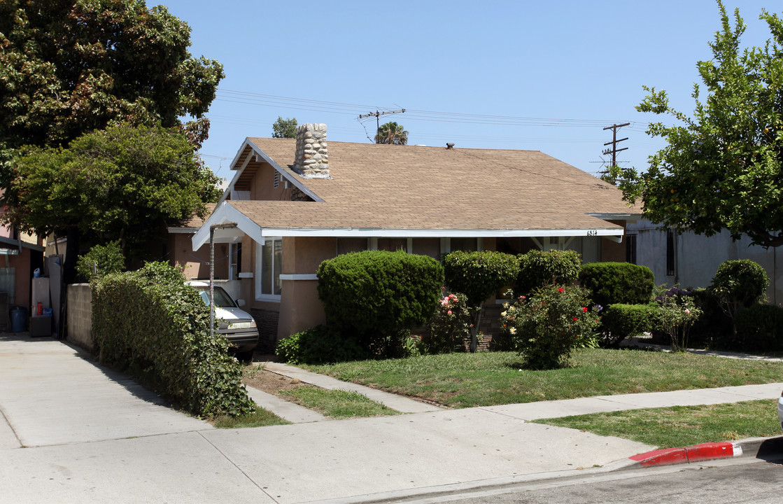 6814 Seville Ave in Huntington Park, CA - Foto de edificio