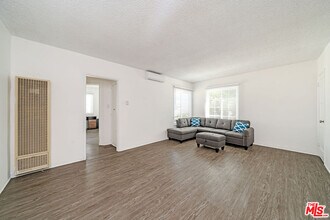 1349 W 35th Pl in Los Angeles, CA - Building Photo - Building Photo