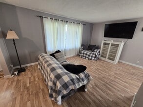 908 Consol Ave in Winnipeg, MB - Building Photo - Building Photo