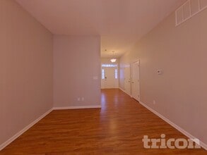 8523 Lockerbie Ln in Charlotte, NC - Building Photo - Building Photo