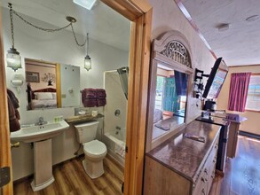 103 Charles St in Deadwood, SD - Foto de edificio - Building Photo