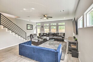 4835 Sunflower St in Houston, TX - Building Photo