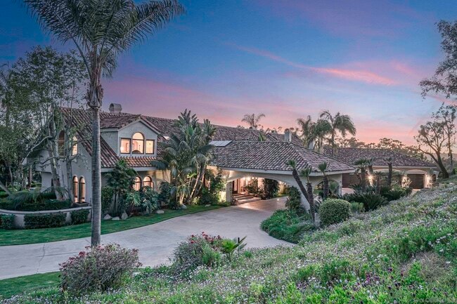 property at 5305 La Crescenta Rd