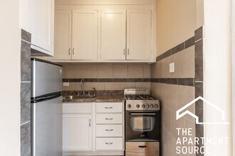 2801 N Keating Ave, Unit 307 in Chicago, IL - Building Photo - Building Photo