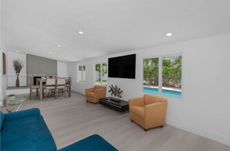 2784 NE 30th St in Lighthouse Point, FL - Foto de edificio - Building Photo