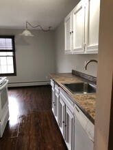 825 Old Settlers Trl, Unit 7 in Hopkins, MN - Building Photo - Building Photo