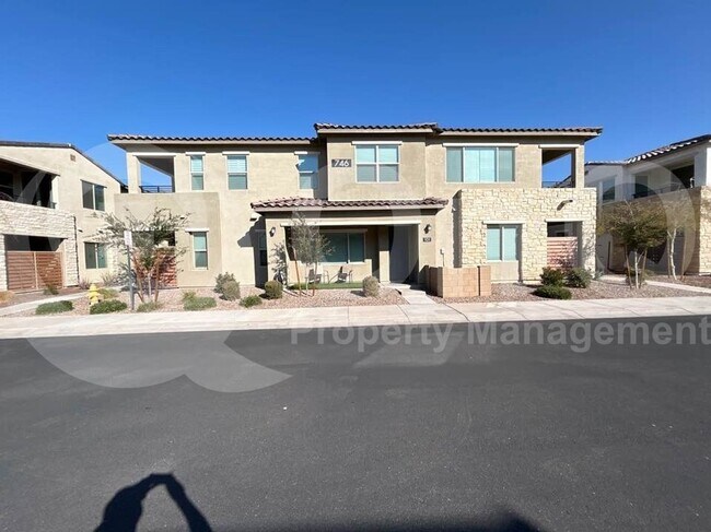 property at 746 E Doral Ave