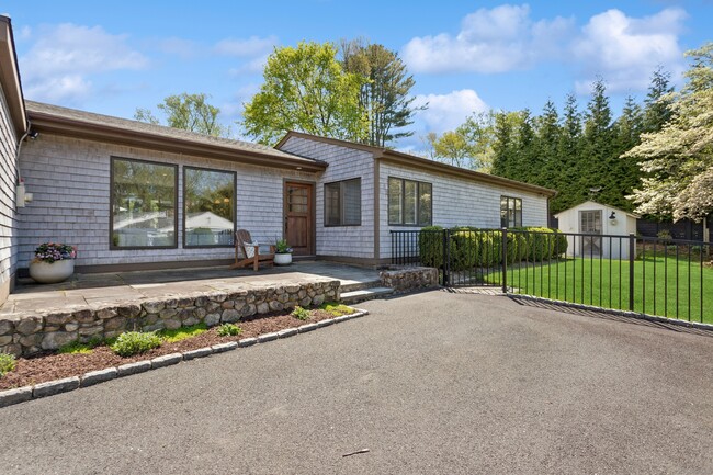 property at 49 Drumlin Rd