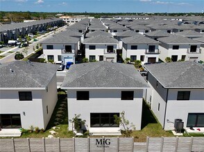 1374 NW 1st St in Florida City, FL - Building Photo - Building Photo