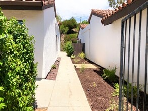 1789 Woodbrook Ln in Fallbrook, CA - Building Photo - Building Photo