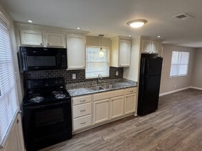 129 Hamilton Ct in Danville, VA - Building Photo - Building Photo