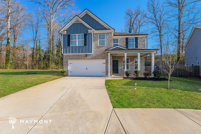 2242 Anne's Lake Cir in Lithonia, GA - Building Photo