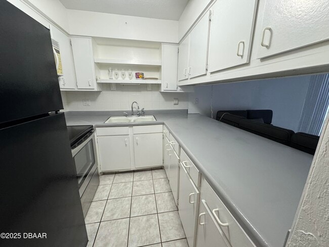 1437 N Atlantic Ave in Daytona Beach, FL - Building Photo - Building Photo