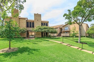 COUNTRY GREEN in Dallas, TX - Foto de edificio - Building Photo