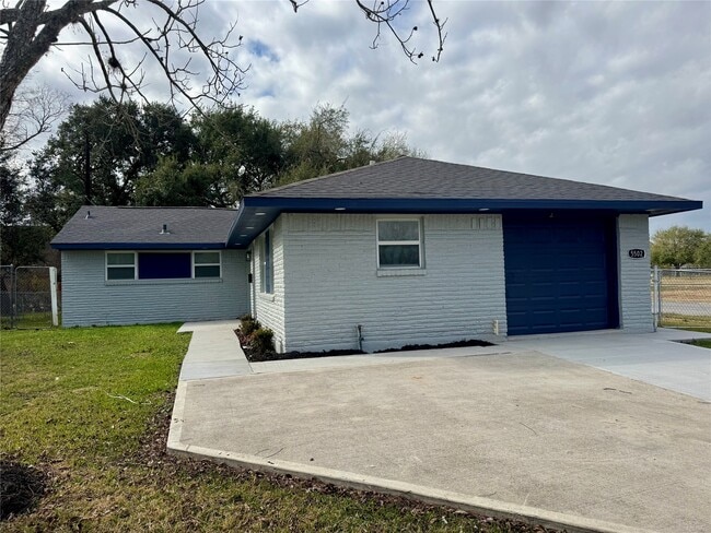 property at 5502 Elm Tree Dr