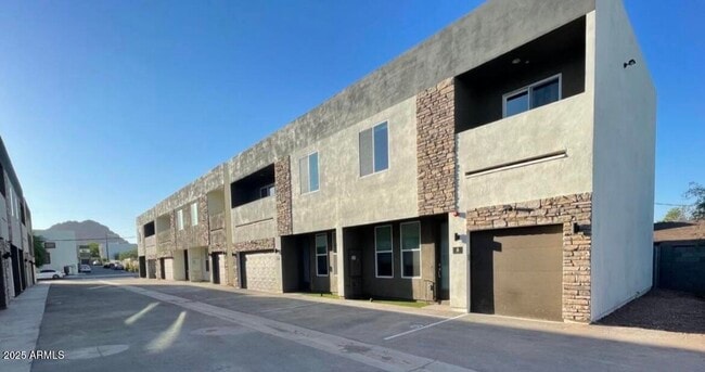 1850 N 51st St in Phoenix, AZ - Building Photo - Building Photo