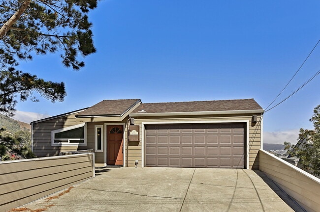 1117 Humboldt Rd in Brisbane, CA - Foto de edificio - Building Photo