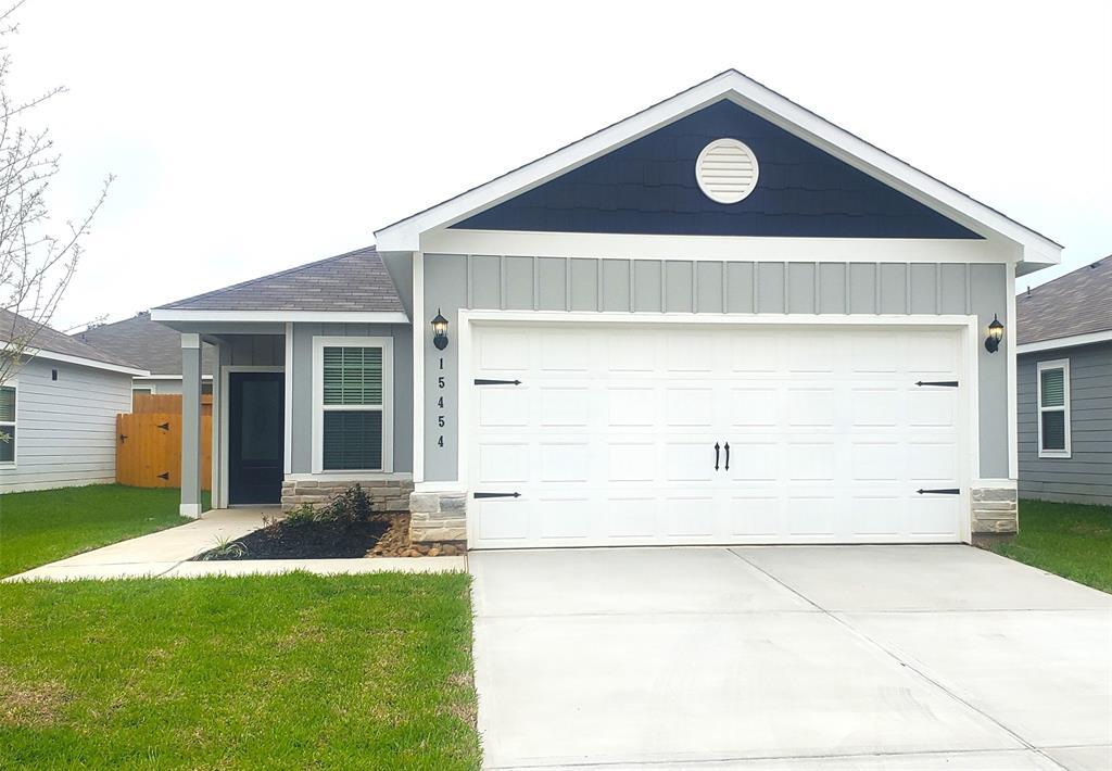 15454 Maple Ter Dr in Conroe, TX - Building Photo