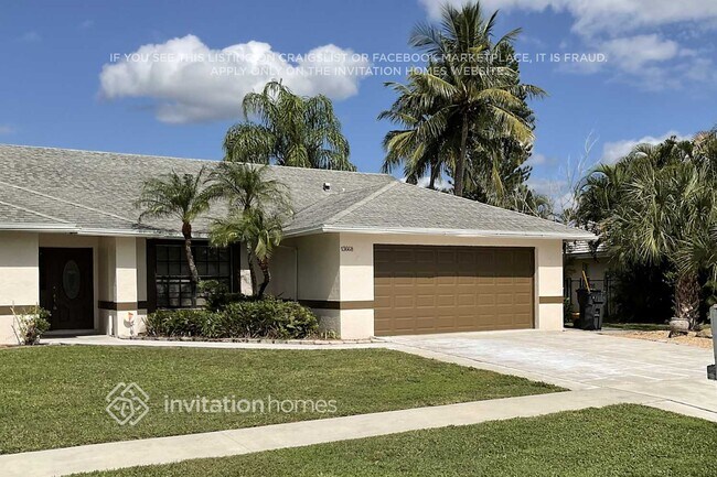 13668 Folkestone Ct in Wellington, FL - Foto de edificio - Building Photo
