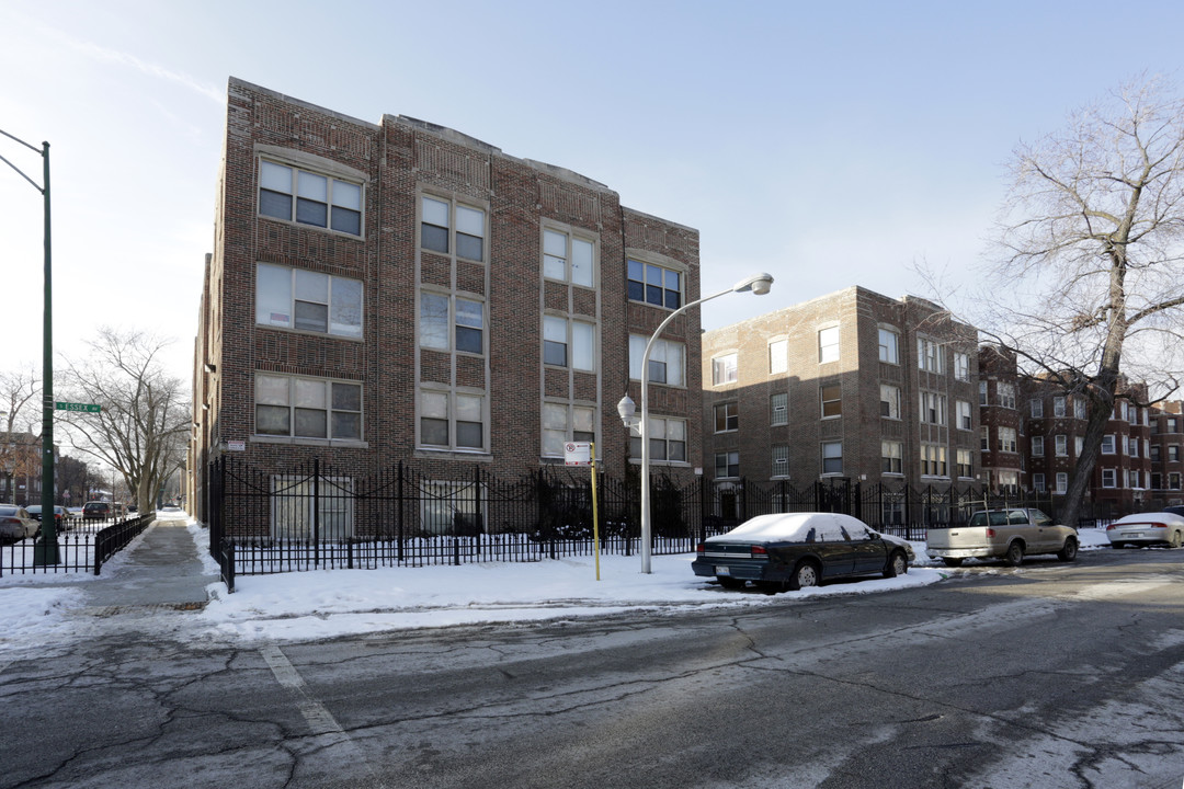 7550-7558 S Essex Ave in Chicago, IL - Building Photo