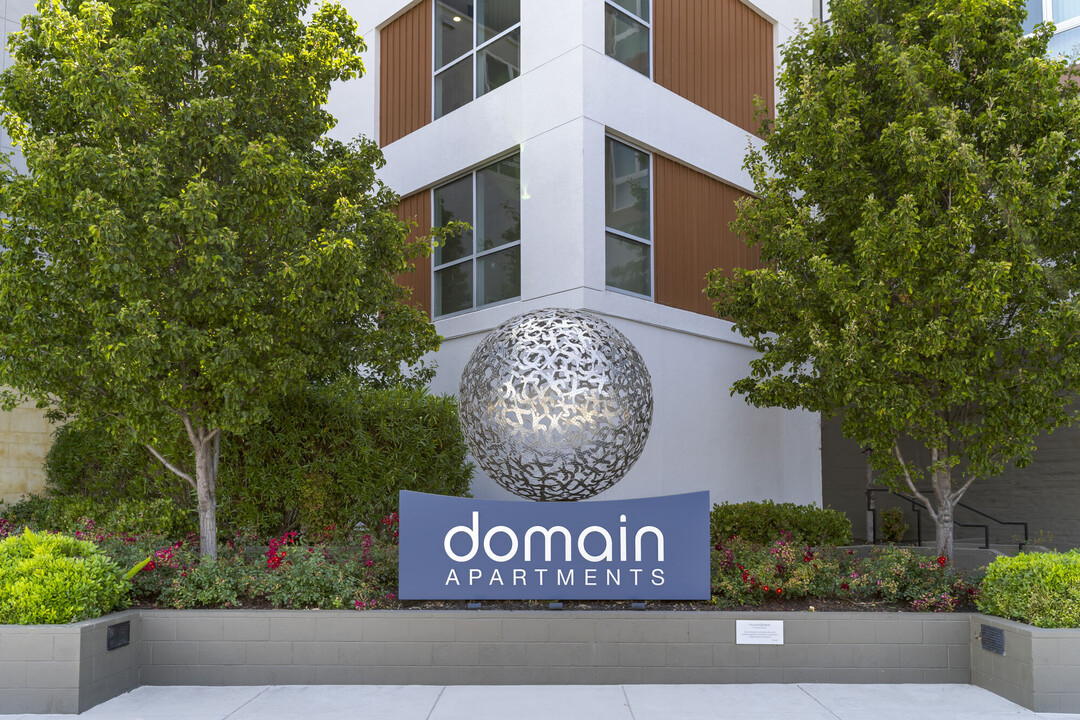 Domain Apartments in San Jose, CA - Foto de edificio