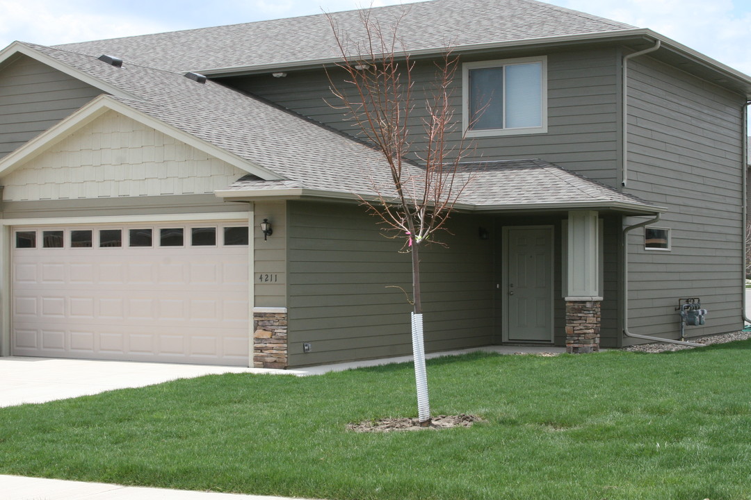 4221 S Banyan Ave in Sioux Falls, SD - Foto de edificio