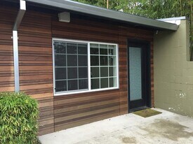 5222 NE Couch St in Portland, OR - Building Photo