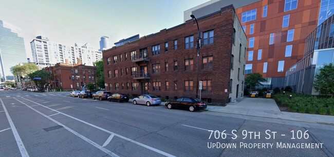 property at 706 S 9th St