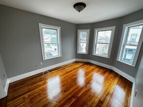 33 Adamson St, Unit 3 in Boston, MA - Building Photo - Building Photo