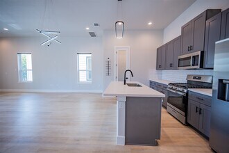 3738 Mainer St in Houston, TX - Building Photo - Building Photo