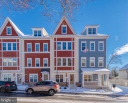 220 E Pennsylvania Ave in Towson, MD - Building Photo