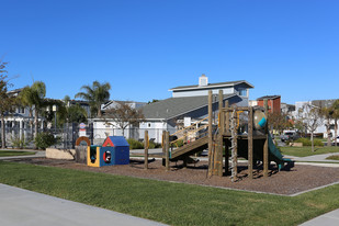 Poinsettia Station Apartments