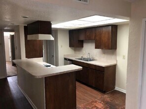 13511 Red Fern Ln in Dallas, TX - Foto de edificio - Building Photo