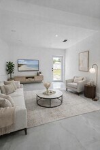 1308 NW 19th Ave in Fort Lauderdale, FL - Foto de edificio - Building Photo