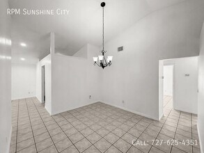 9778 Fox Chapel Rd in Tampa, FL - Building Photo - Building Photo