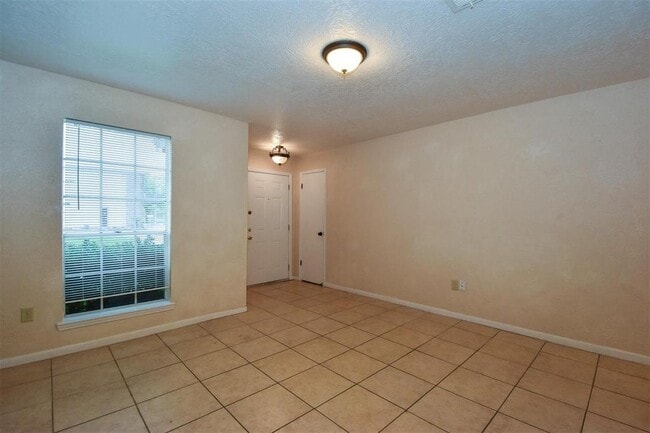 1502 Beaumont Rd in Baytown, TX - Building Photo - Building Photo