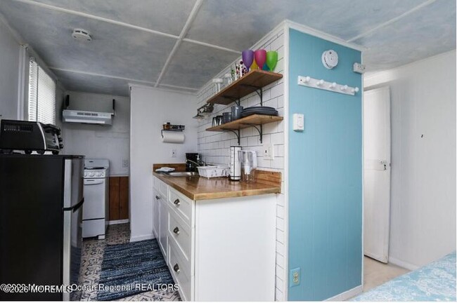 30 Waterwitch Ave in Highlands, NJ - Building Photo - Building Photo