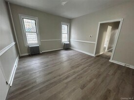 1819 Palisade Pl in Bronx, NY - Building Photo