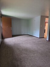 21 W Parkwood Dr in Fairborn, OH - Building Photo - Building Photo