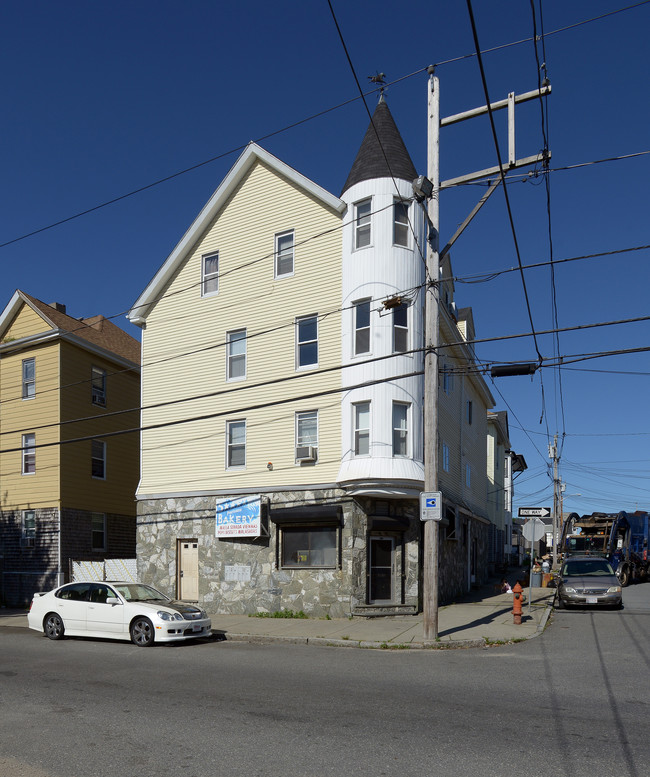 333-335 N Front St in New Bedford, MA - Building Photo - Building Photo