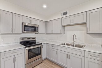 1434 E Broadway Rd in Mesa, AZ - Building Photo - Building Photo