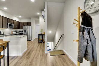 4206 204th St SW in Lynnwood, WA - Foto de edificio - Building Photo