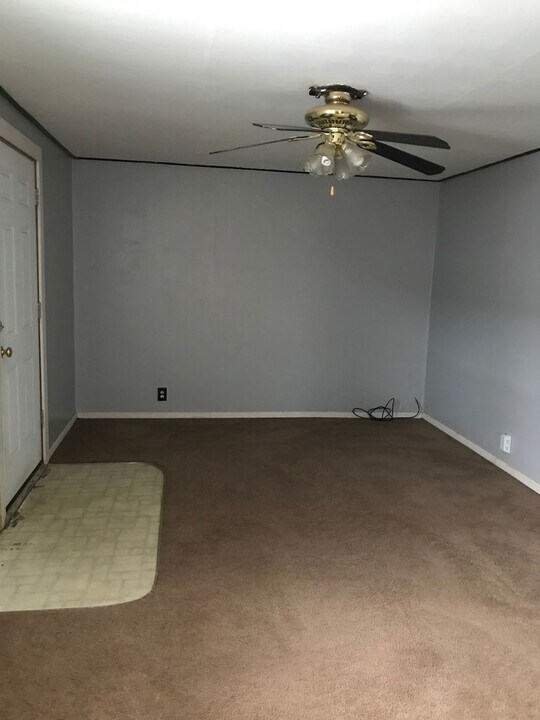 912 Wyoming St in Rock Springs, WY - Building Photo