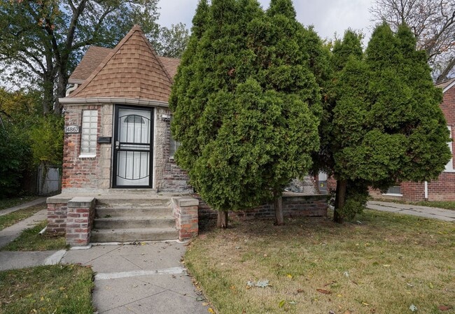 property at 14867 Hubbell Ave
