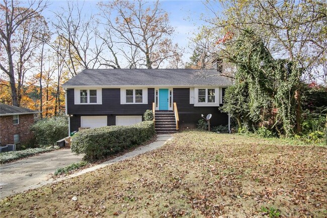 892 N Superior Ave