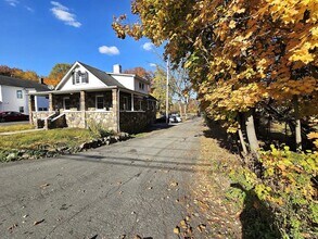 51 Estrada Rd in Woodbury, NY - Building Photo - Building Photo