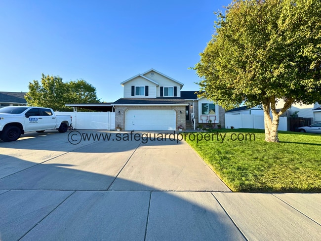 5076 W 7030 S in West Jordan, UT - Building Photo - Building Photo