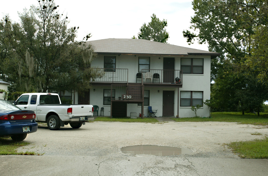 230 Millard Ave in Lakeland, FL - Foto de edificio