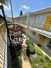 7347 Haskell Ave in Los Angeles, CA - Building Photo - Building Photo