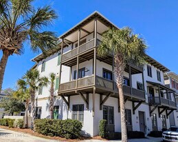 14 Abbey Row in Beaufort, SC - Building Photo
